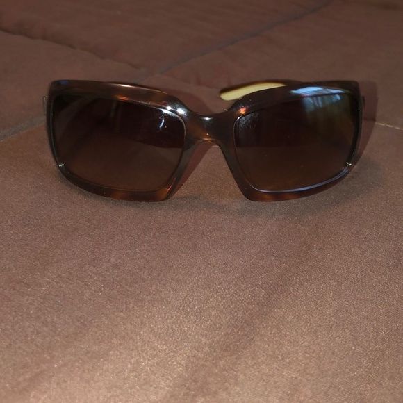 Prada sunshades - Picture 5 of 12